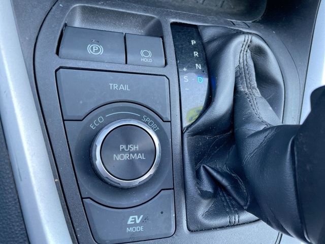 Used 2022 Toyota RAV4 XLE w/ Convenience Package image 27