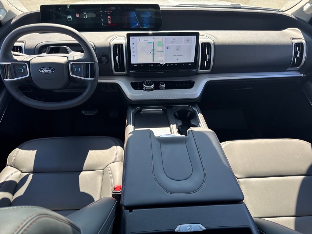 New 2025 Ford Expedition Active image 13