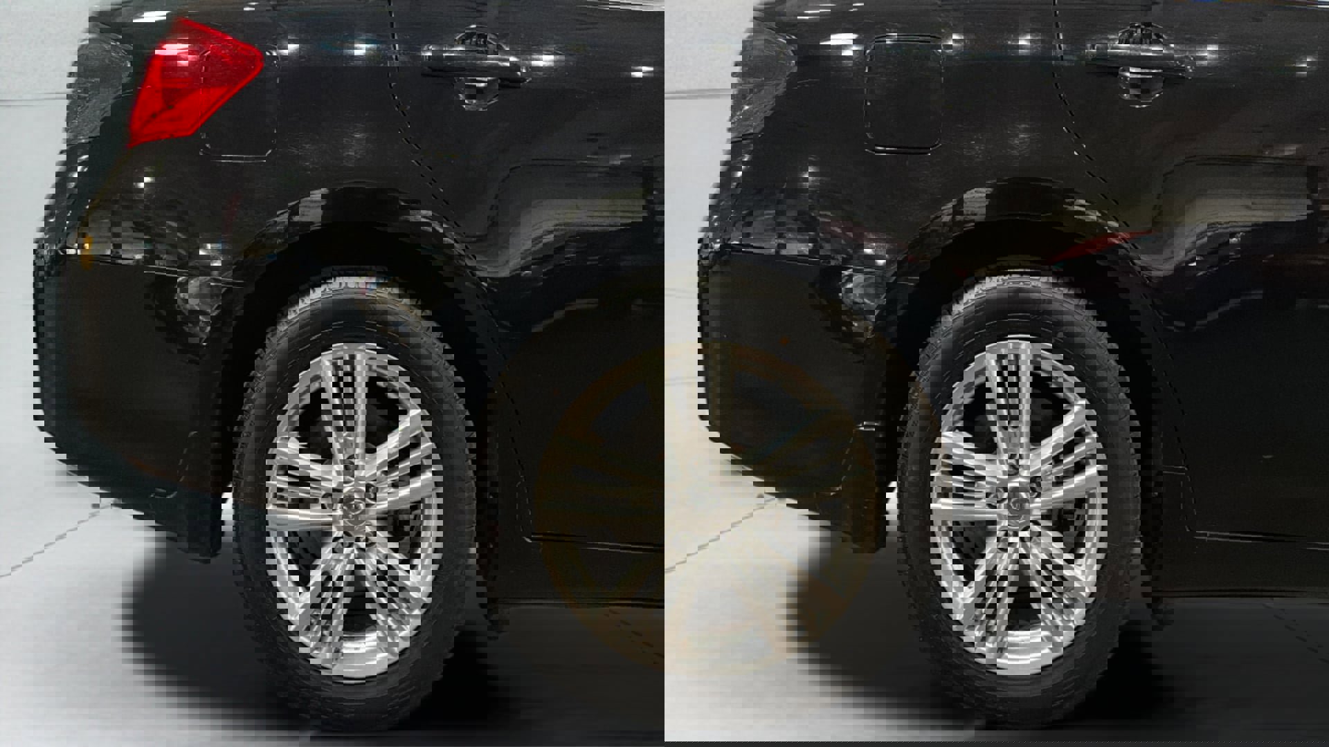 Used 2015 INFINITI Q40 AWD w/ Navigation Package image 37