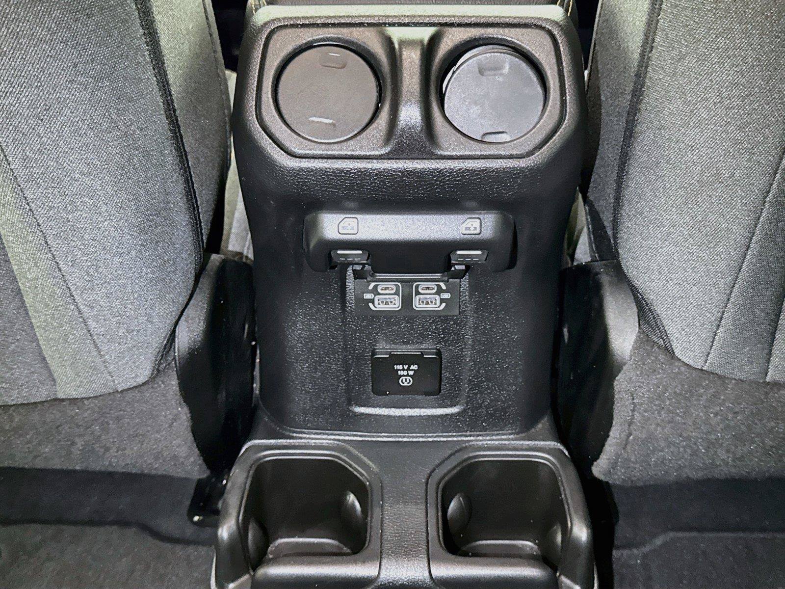 Used 2025 Jeep Wrangler Unlimited Sahara AWD/4WD image 22