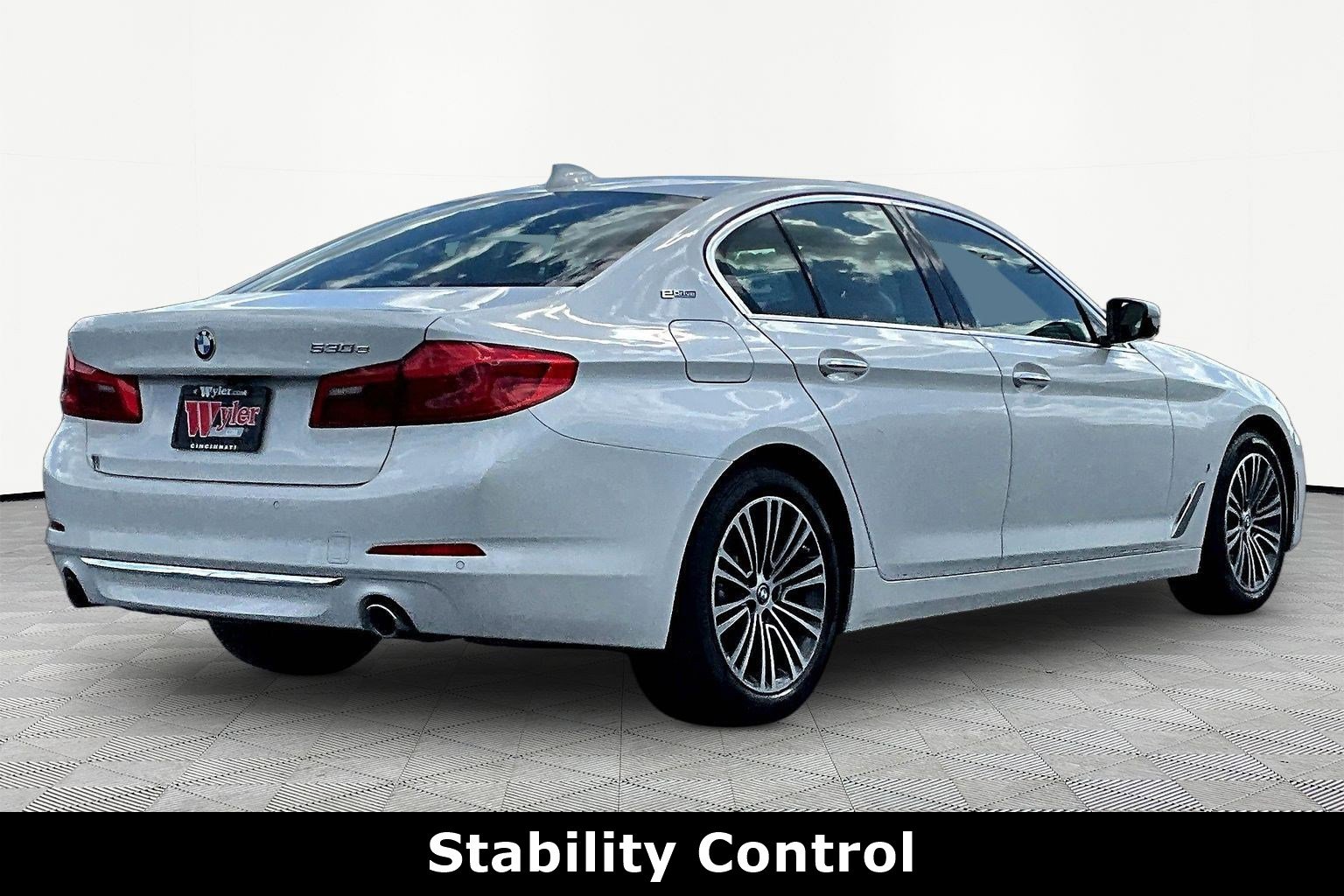 Used 2018 BMW 530e RWD image 6
