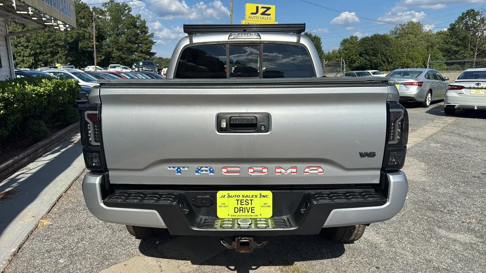 Used 2016 Toyota Tacoma TRD Sport w/ Towing Package AWD/4WD image 4