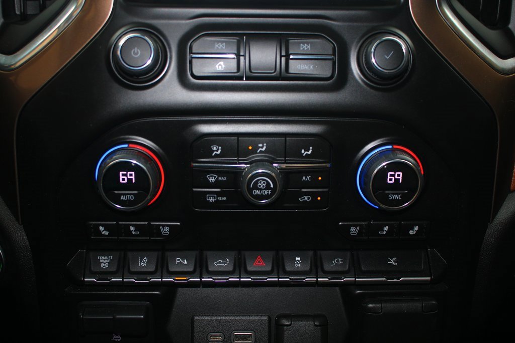 Used 2023 Chevrolet Silverado 3500 High Country image 23