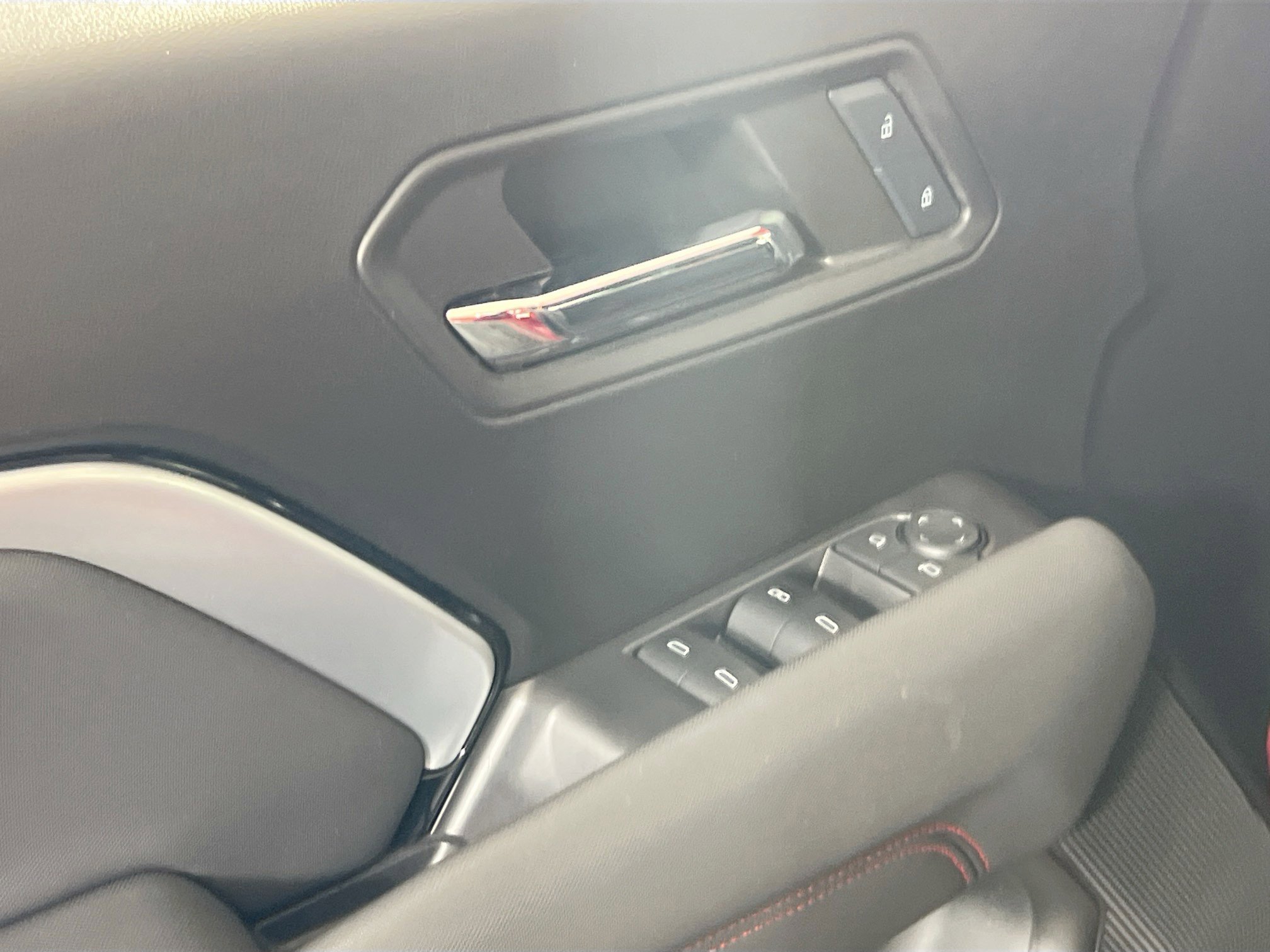 Used 2024 Chevrolet Colorado Z71 w/ Z71 Convenience Package 2 image 17