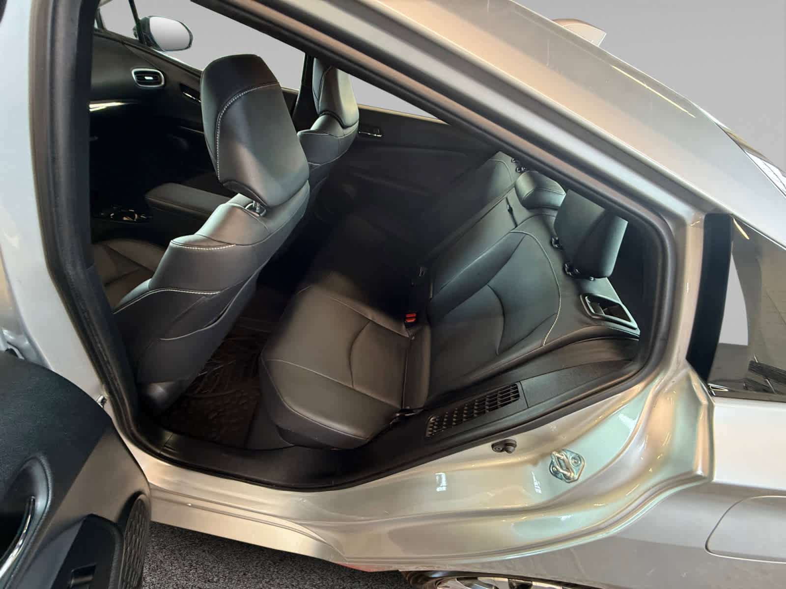 Used 2020 Toyota Prius Prime Limited FWD image 22