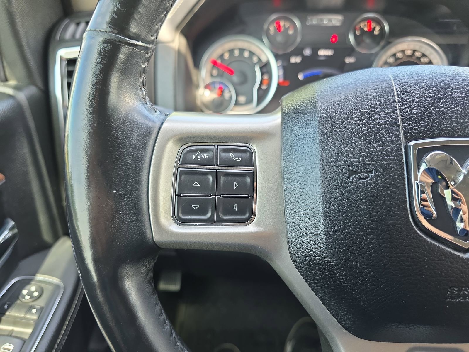 Used 2018 RAM 1500 Laramie w/ Convenience Group image 17