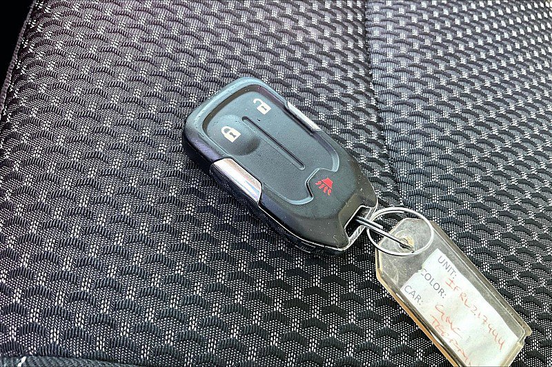 Used 2024 GMC Terrain SLE image 18