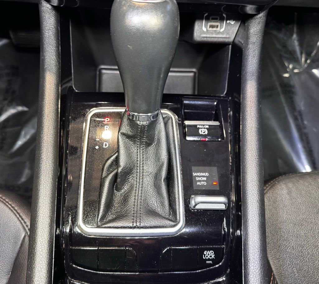 Used 2023 Jeep Compass Limited image 35