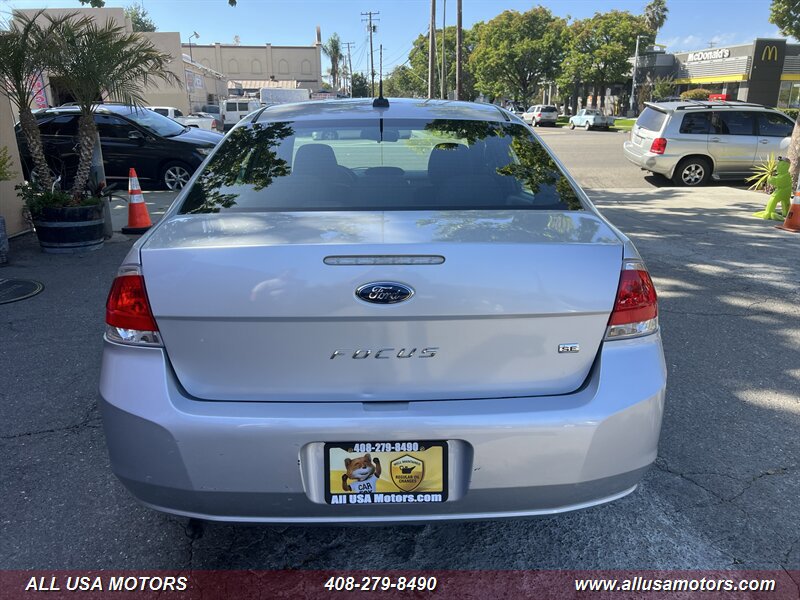 Used 2010 Ford Focus SE FWD image 8