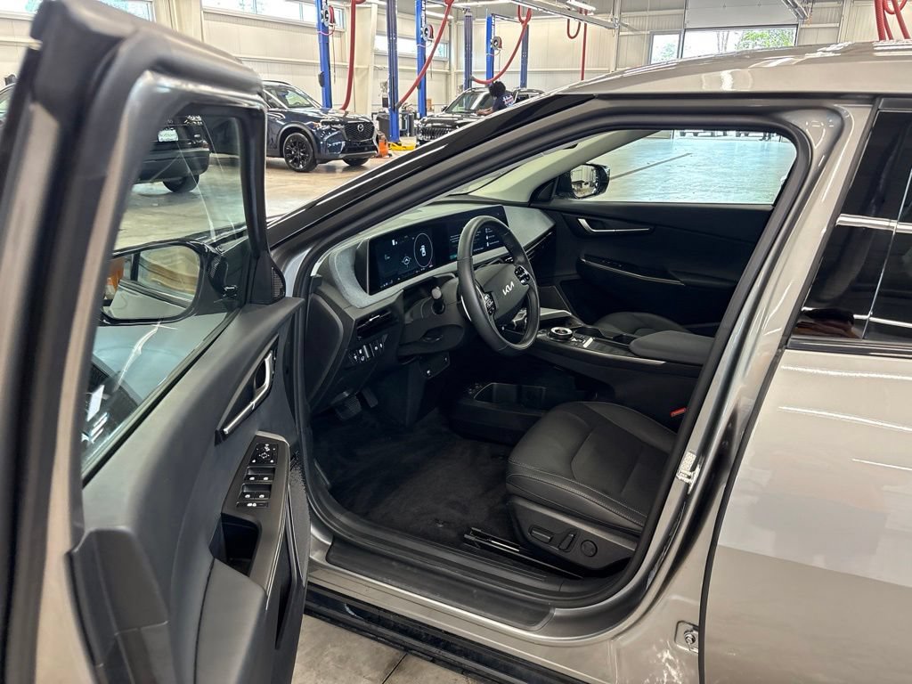 Certified 2024 Kia EV6 Wind AWD/4WD image 15