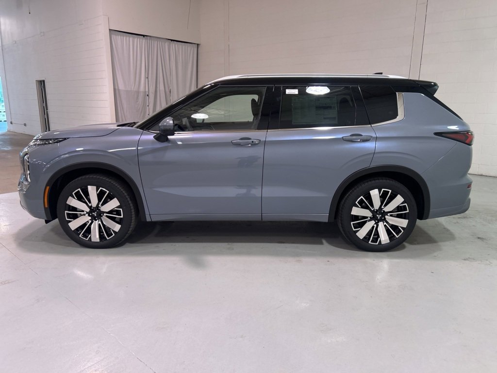 New 2025 Mitsubishi Outlander SEL image 4