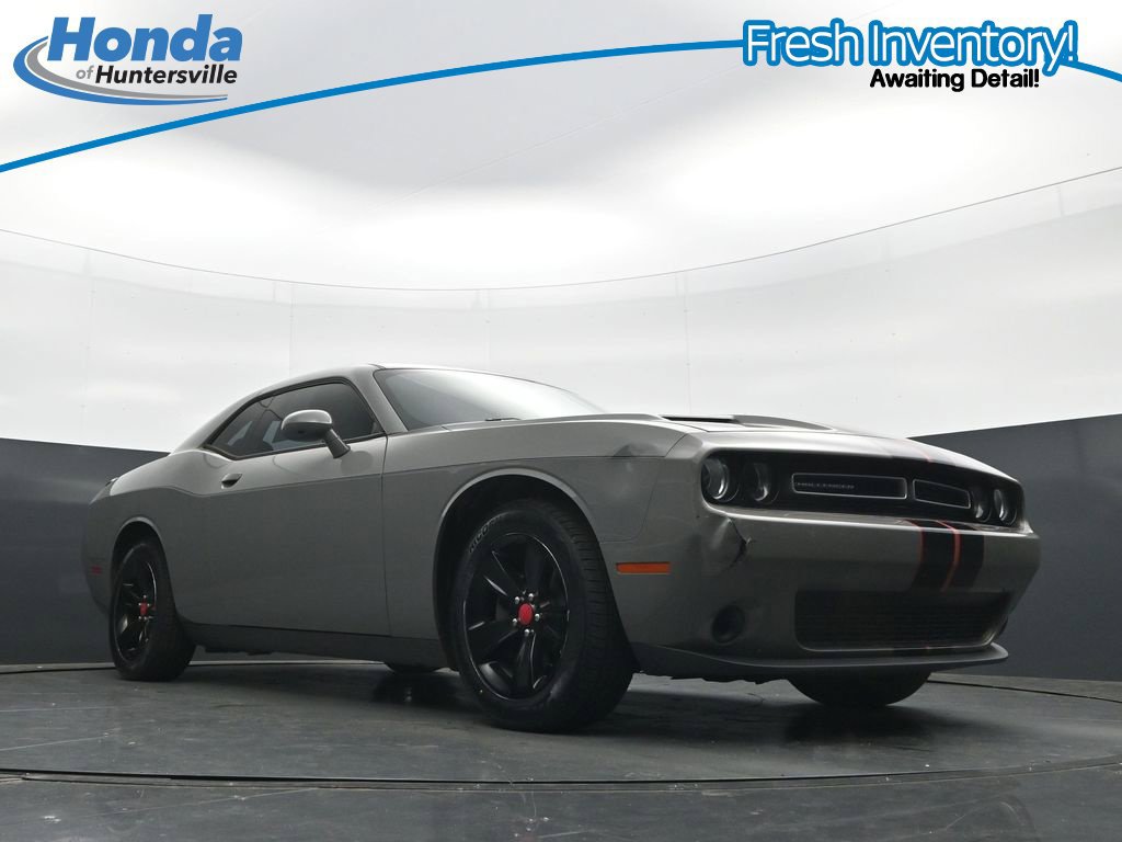 Used 2019 Dodge Challenger SXT RWD image 35