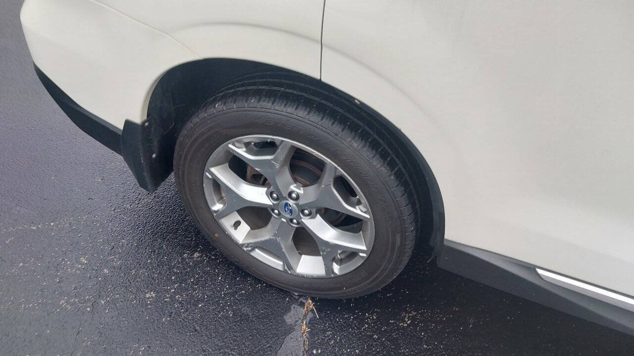 Used 2017 Subaru Forester 2.5i Touring w/ Rugged Package #2 AWD/4WD image 3
