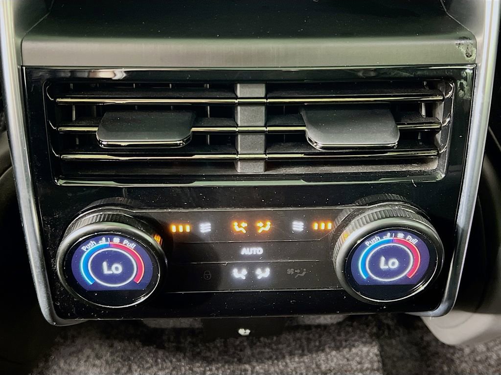 Used 2023 Land Rover Range Rover SV image 28