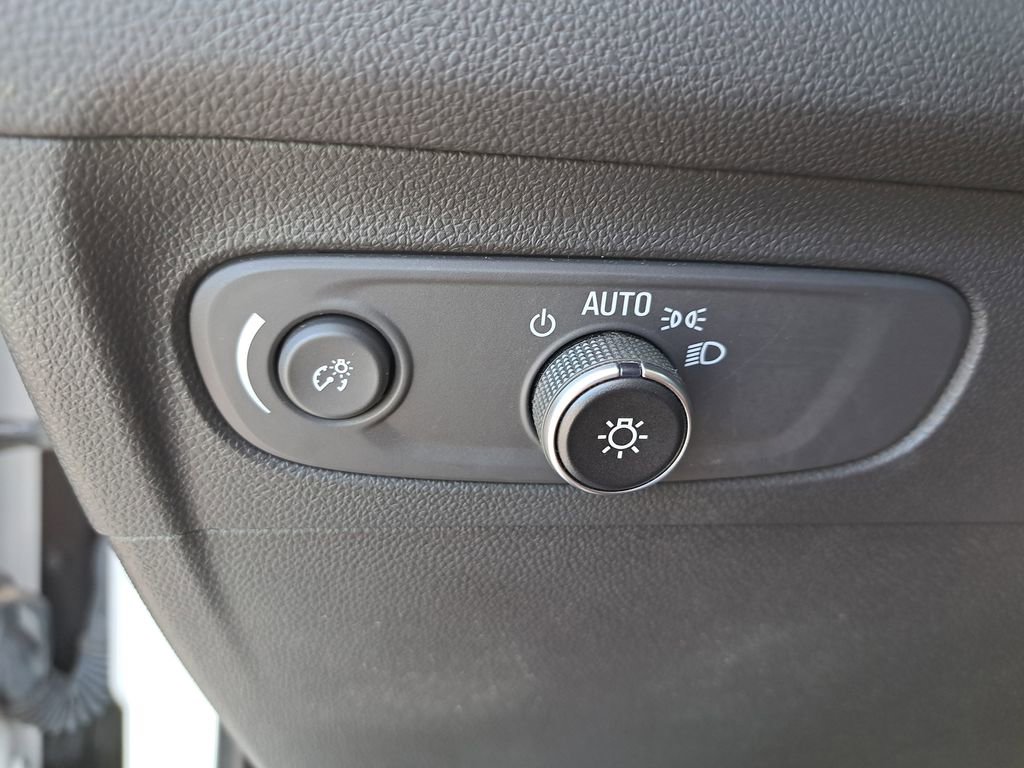 Used 2023 Buick Envision Essence image 30