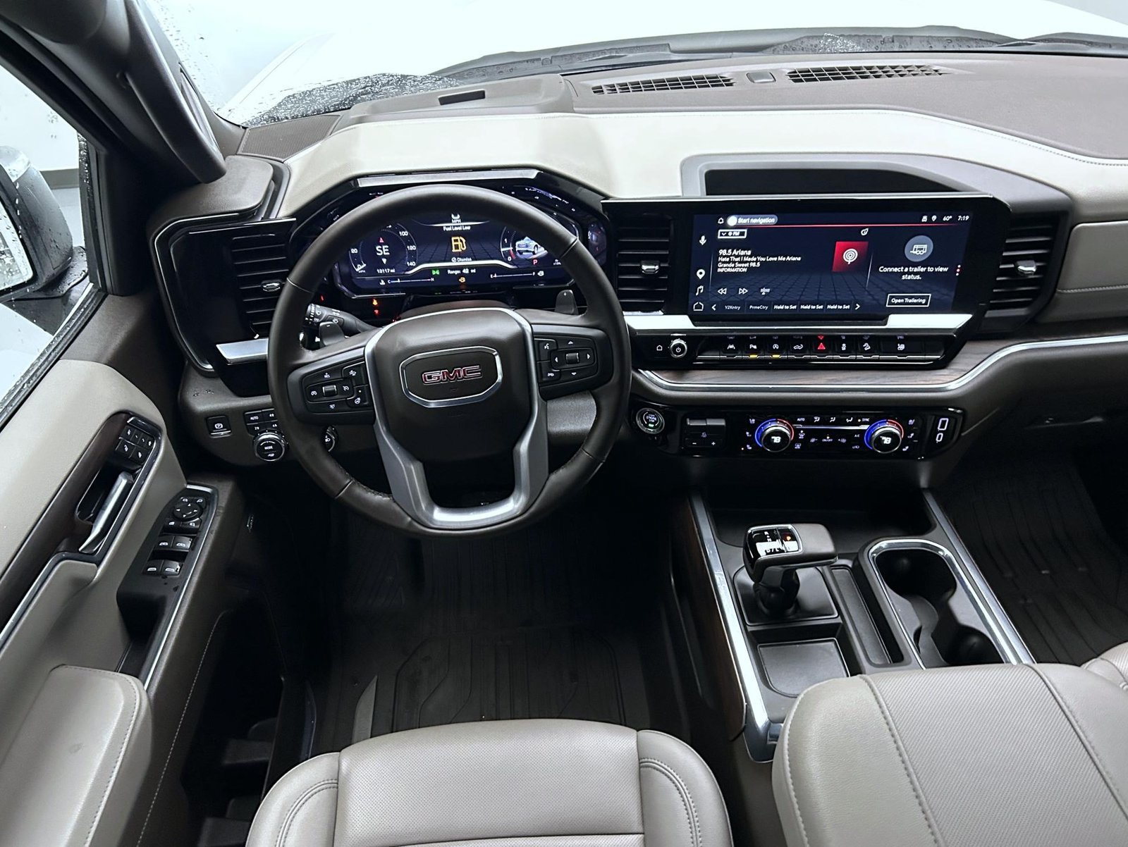Used 2025 GMC Sierra 1500 SLT w/ SLT Premium Package AWD/4WD image 14