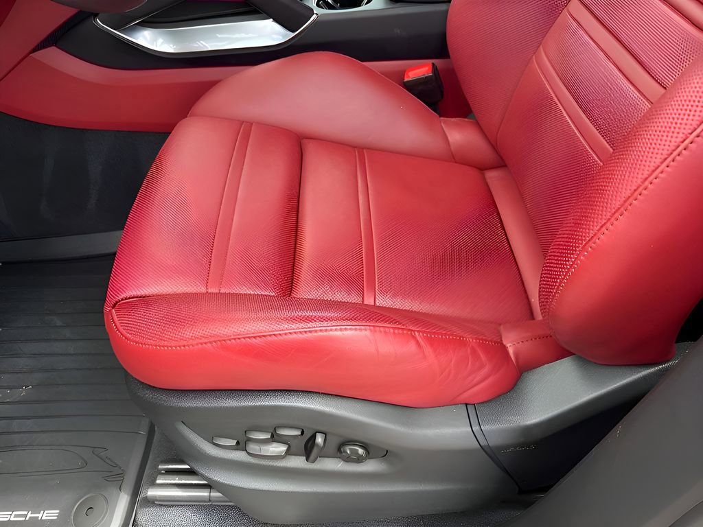 Used 2023 Porsche Cayenne Turbo S image 23