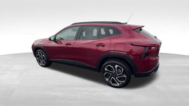 Certified 2024 Chevrolet Trax RS w/ Sunroof Package FWD image 4