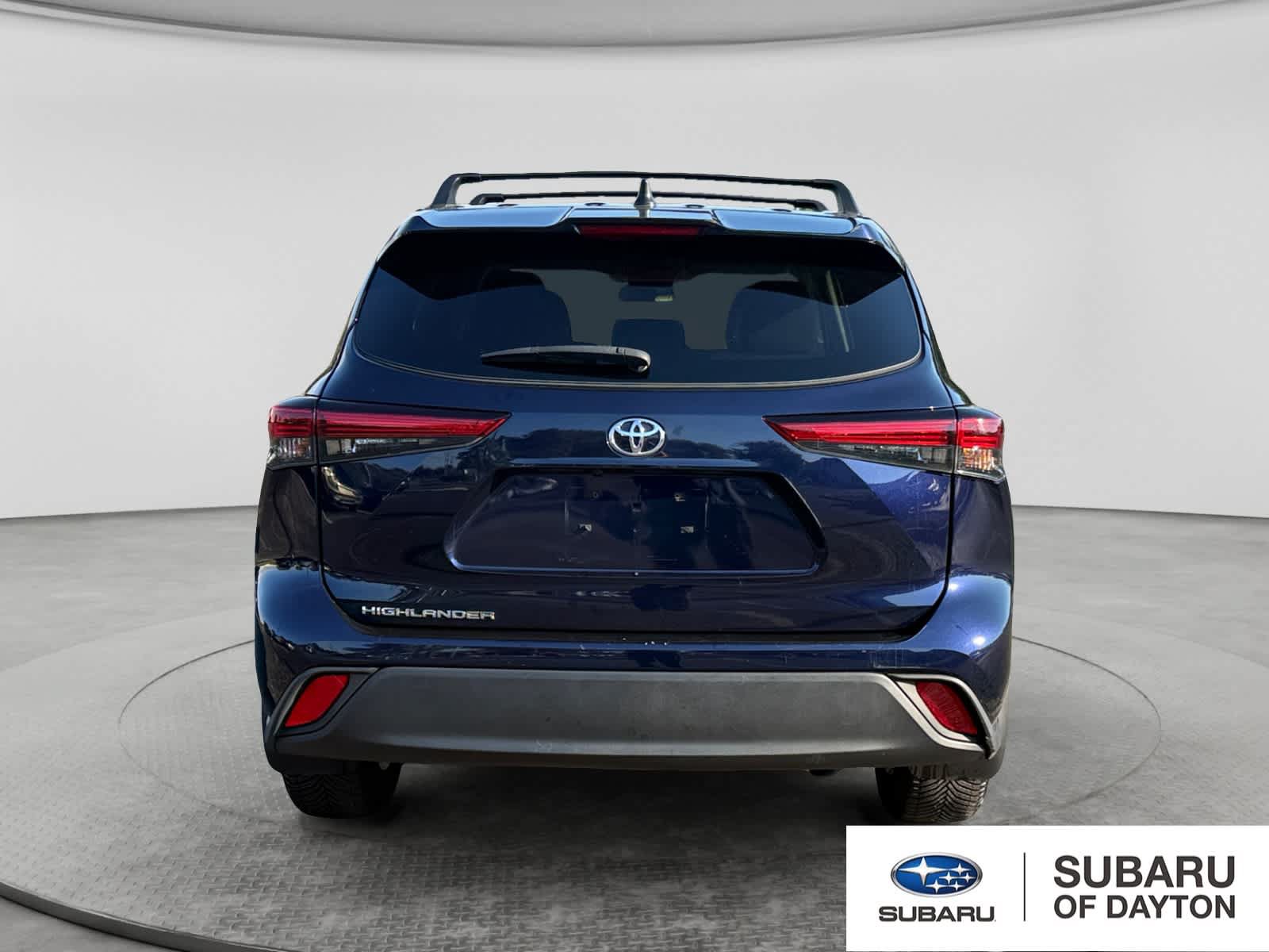 Used 2022 Toyota Highlander L FWD image 6
