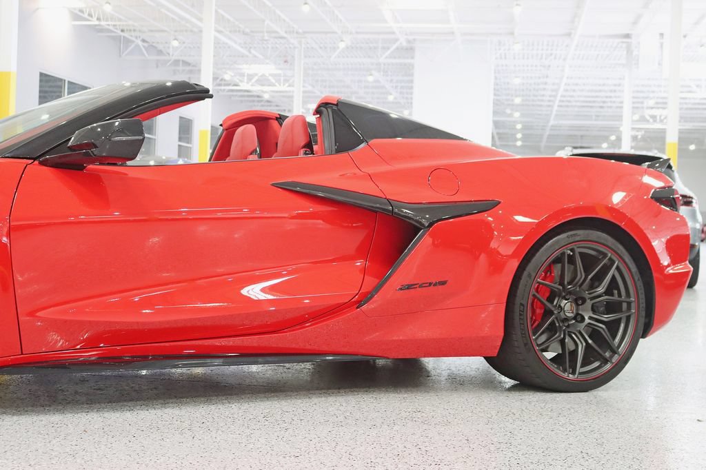 Used 2023 Chevrolet Corvette Z06 RWD image 5