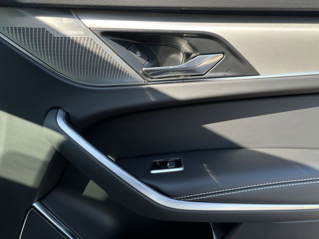 New 2026 Jaguar F-PACE R-Dynamic S image 22