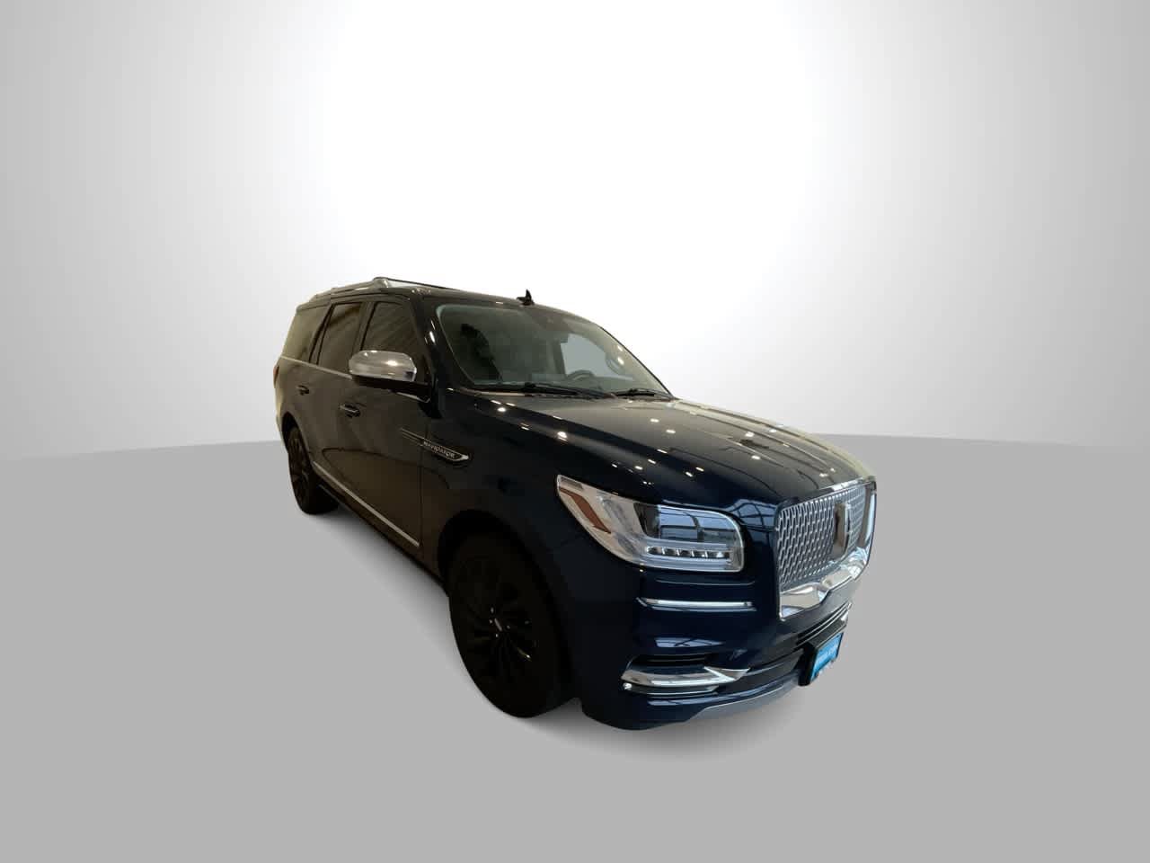 Used 2020 Lincoln Navigator Black Label w/ Cargo Convenience Package AWD/4WD image 2
