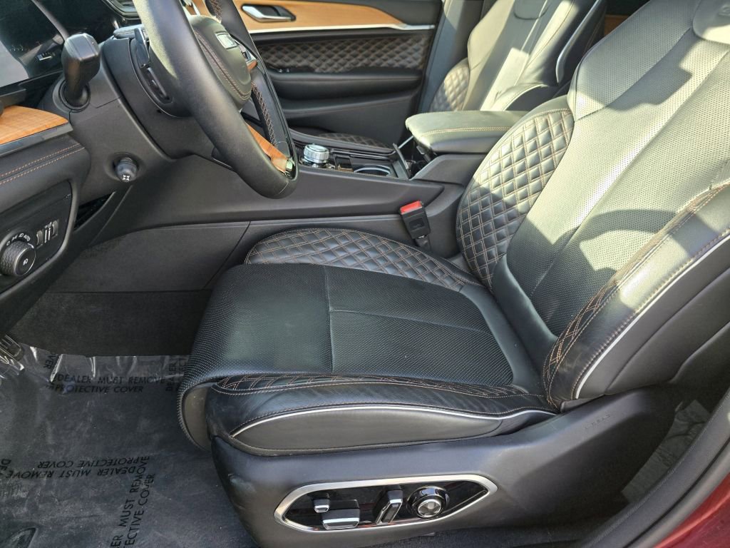 Used 2023 Jeep Grand Cherokee L Summit image 29