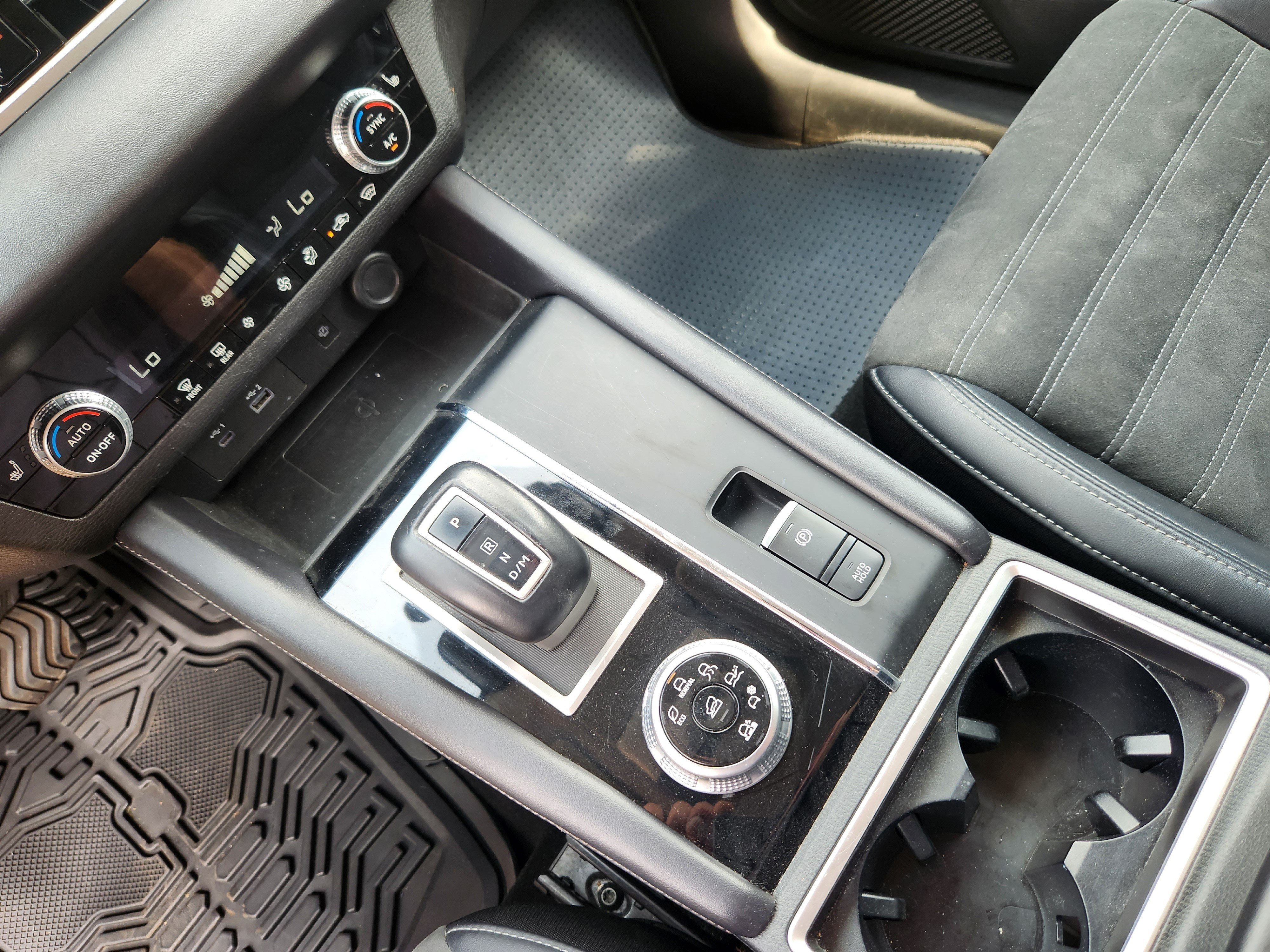 Used 2024 Mitsubishi Outlander SE AWD/4WD image 16