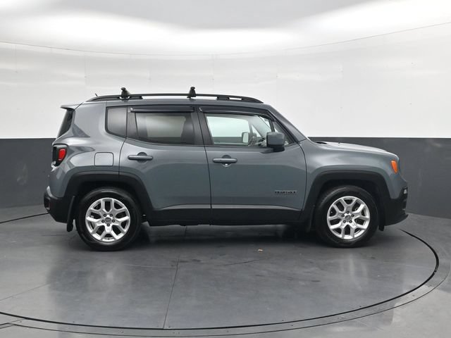 Used 2016 Jeep Renegade Latitude FWD image 3