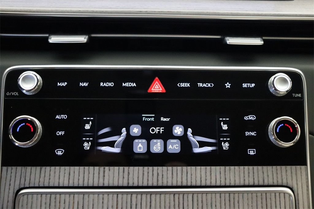Used 2025 Genesis GV80 3.5T Advanced AWD/4WD image 22