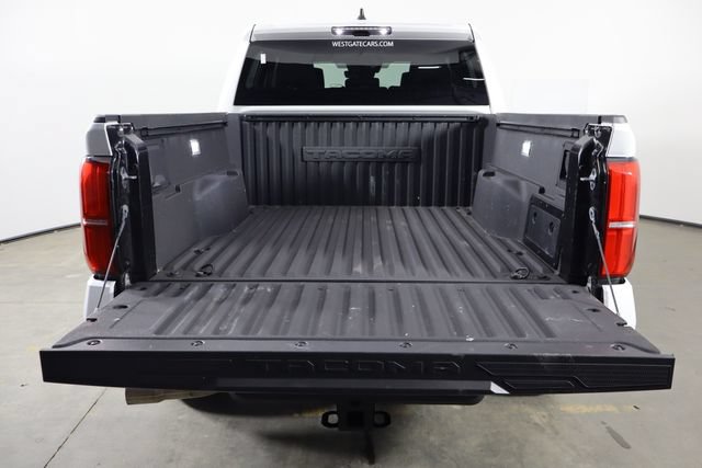 Used 2025 Toyota Tacoma TRD Sport AWD/4WD image 17