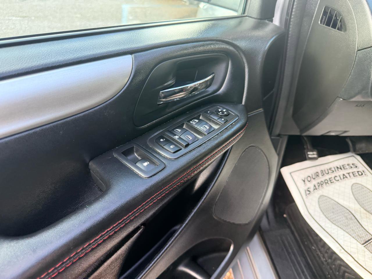 Used 2019 Dodge Grand Caravan GT image 14