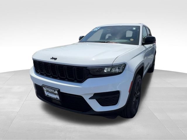Used 2025 Jeep Grand Cherokee Altitude AWD/4WD video 2