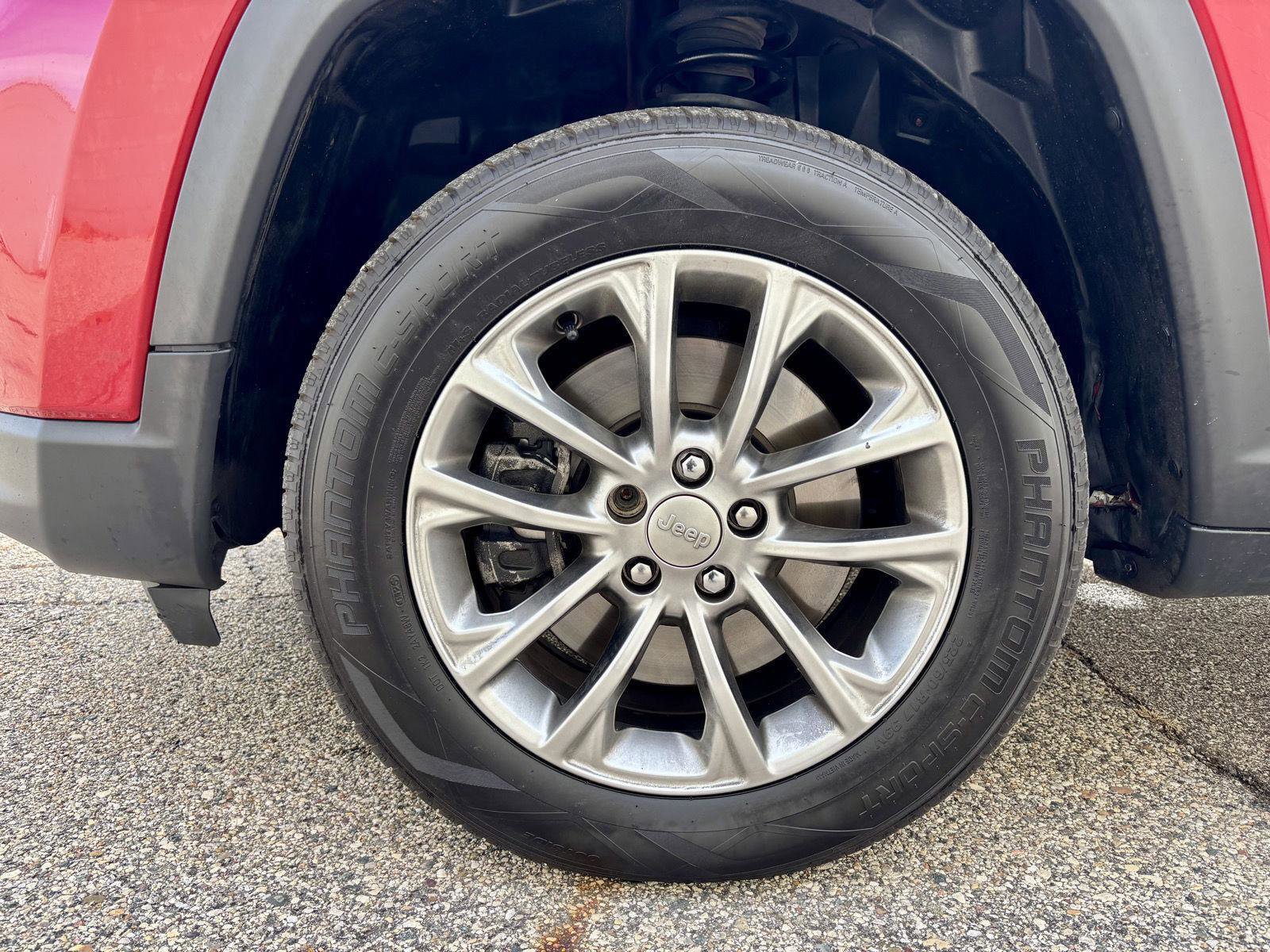 Used 2023 Jeep Compass Sport image 29