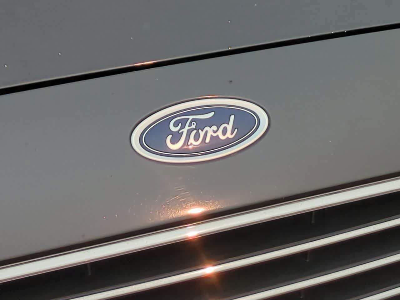 Used 2020 Ford Fusion SE FWD image 11