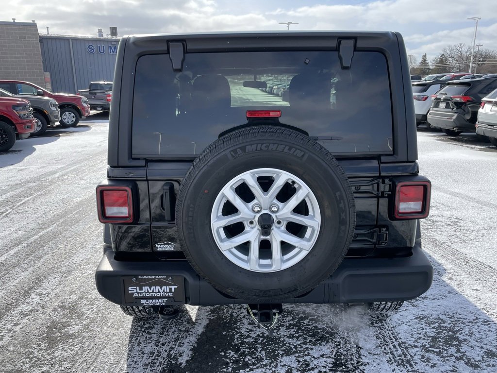 Used 2023 Jeep Wrangler Sport S image 27