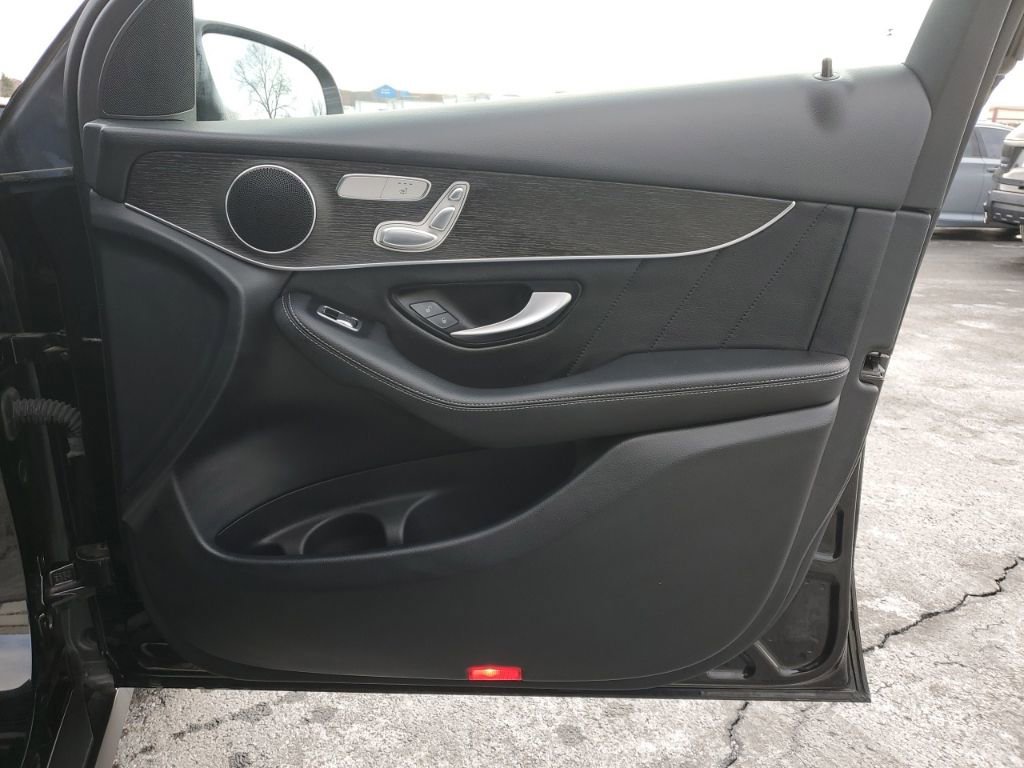 Used 2022 Mercedes-Benz GLC 300 4MATIC image 39