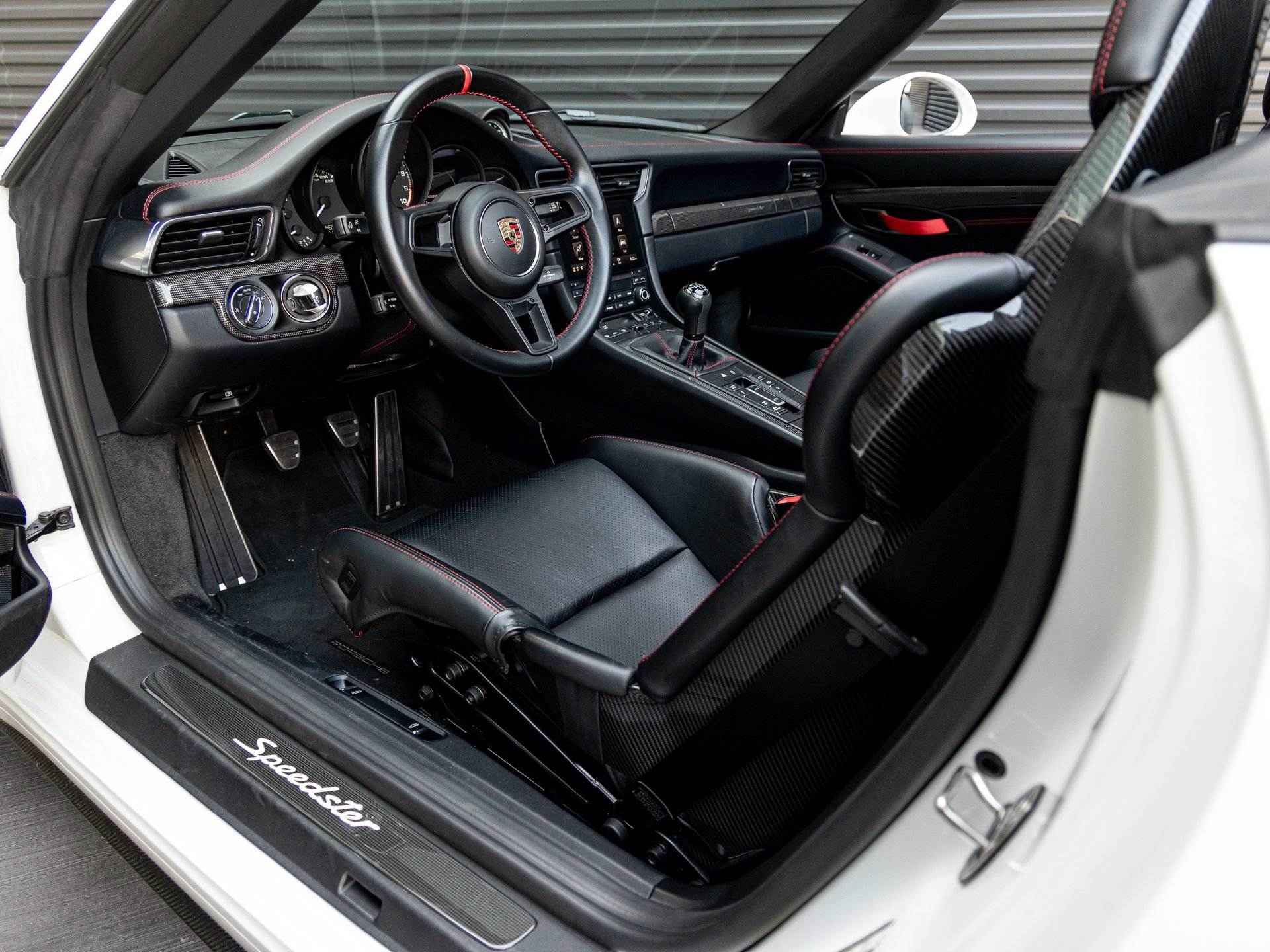 Certified 2019 Porsche 911 Speedster RWD image 4