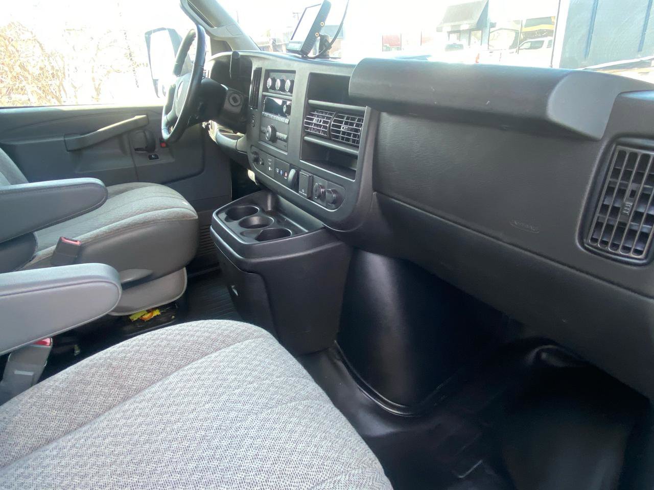 Used 2021 GMC Savana 3500 w/ Power Convenience Package RWD image 20