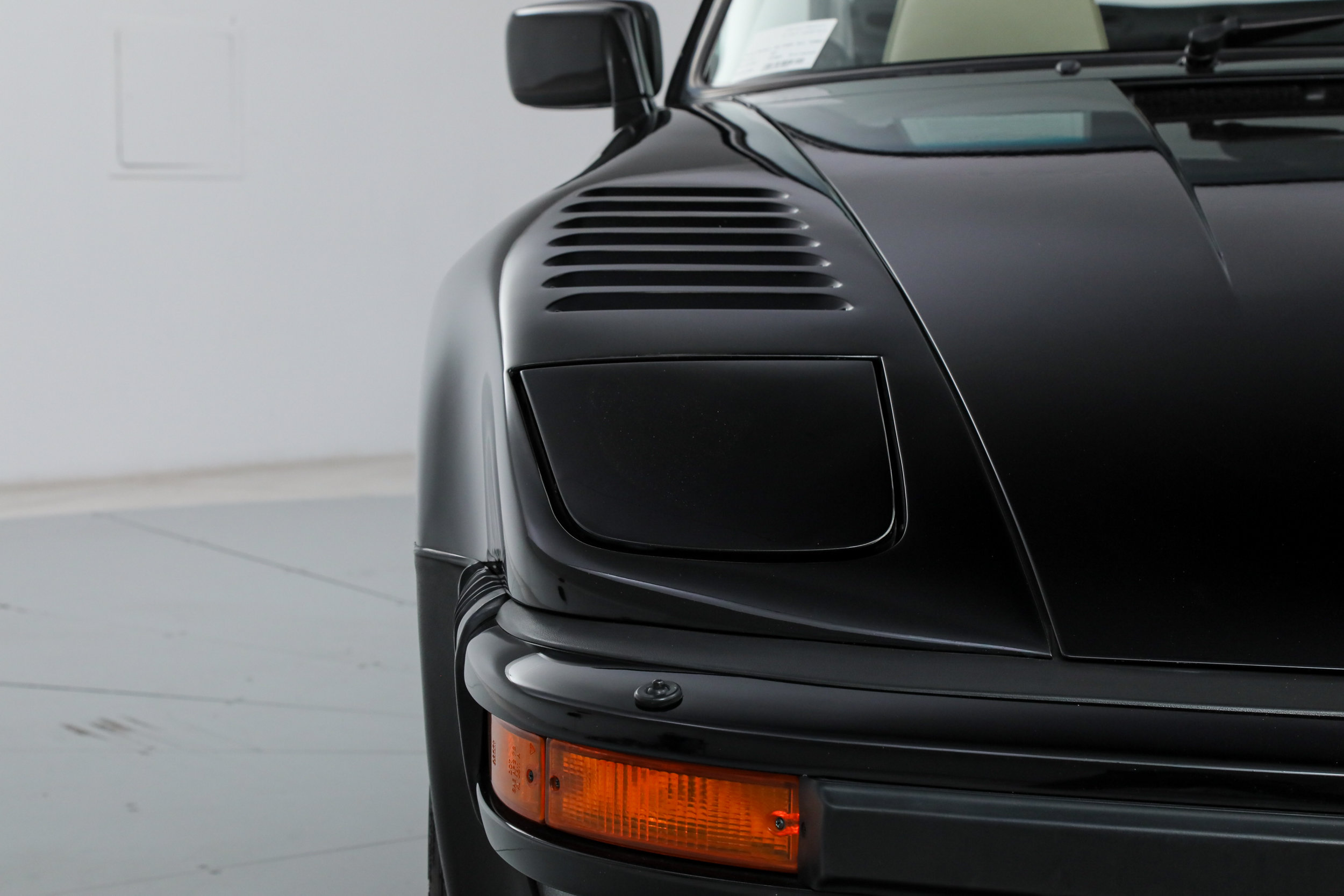 Used 1989 Porsche 911 Turbo Targa RWD image 24