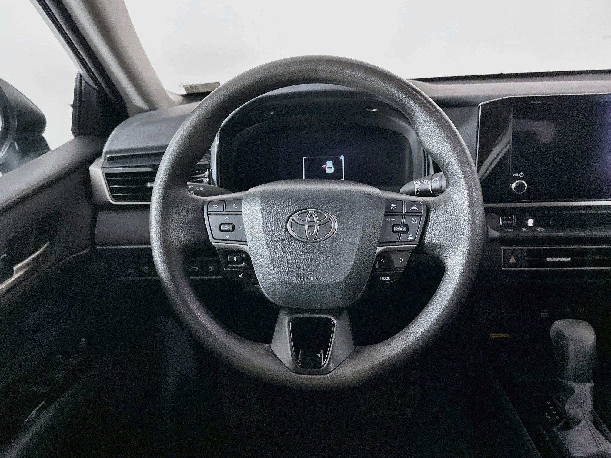 Used 2025 Toyota Camry LE FWD image 18
