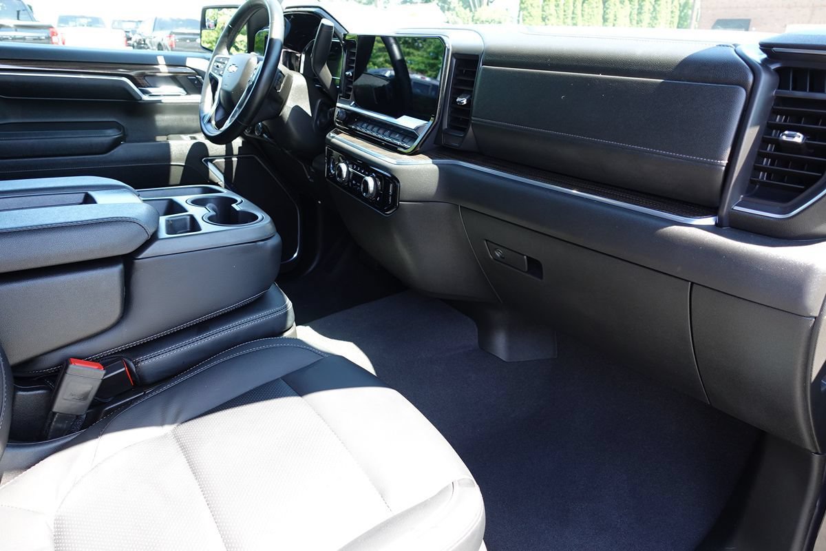 Used 2024 Chevrolet Silverado 1500 LT AWD/4WD image 35