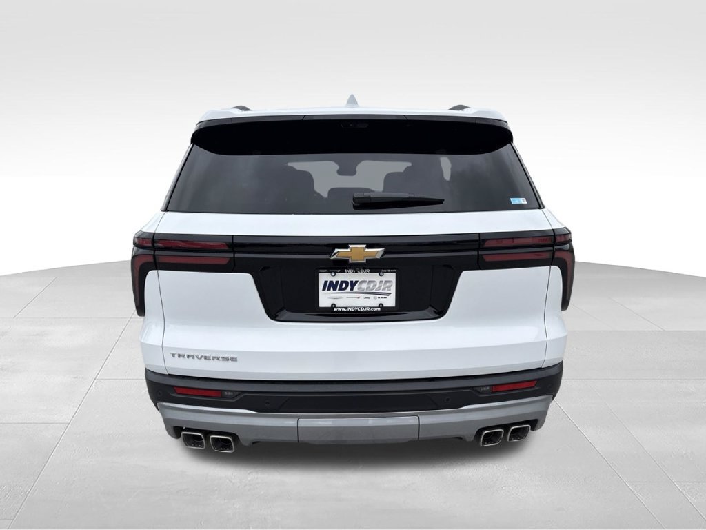 Used 2026 Chevrolet Traverse LT w/ Driver Confidence Package FWD image 6