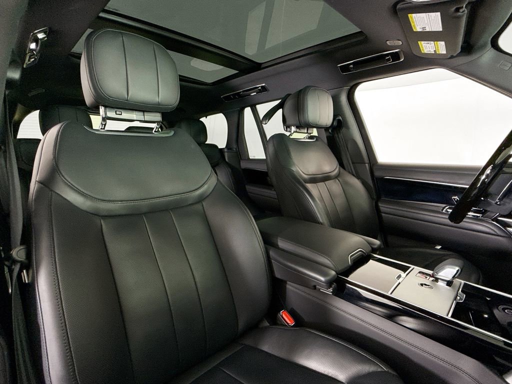 Used 2024 Land Rover Range Rover SE image 14