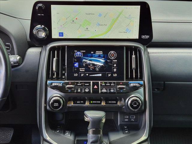 Used 2023 Lexus LX 600 4WD w/ Appearance Package image 9