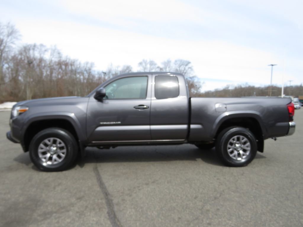 Used 2019 Toyota Tacoma SR5 AWD/4WD image 8