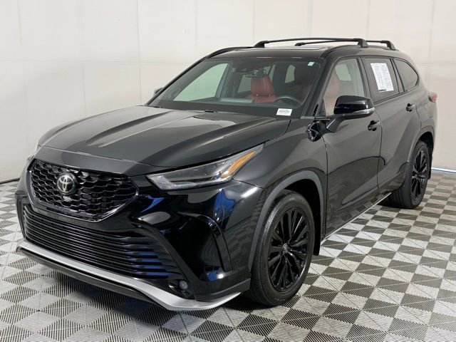 Used 2023 Toyota Highlander XSE video 2