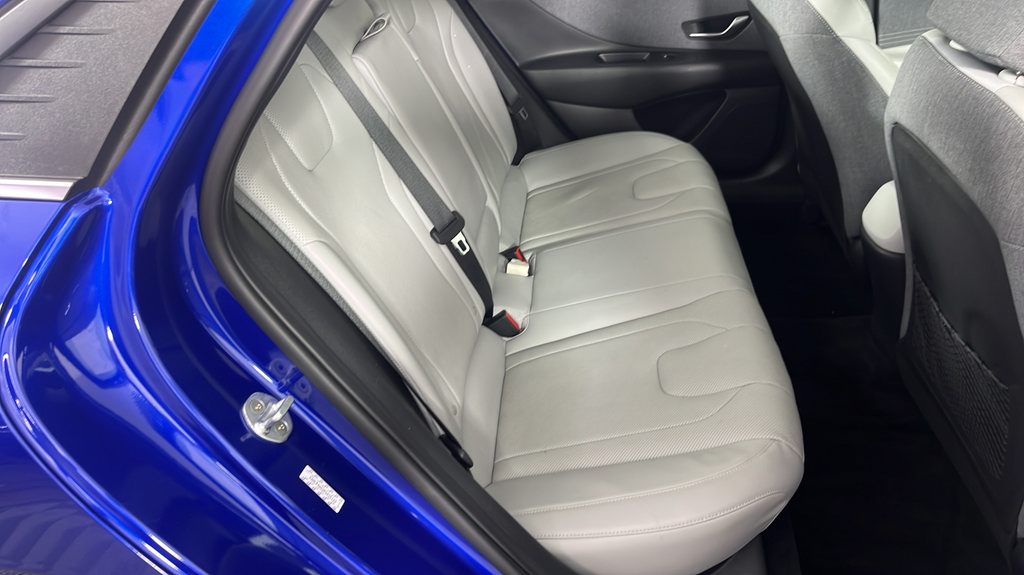 Used 2023 Hyundai Elantra Limited FWD image 31