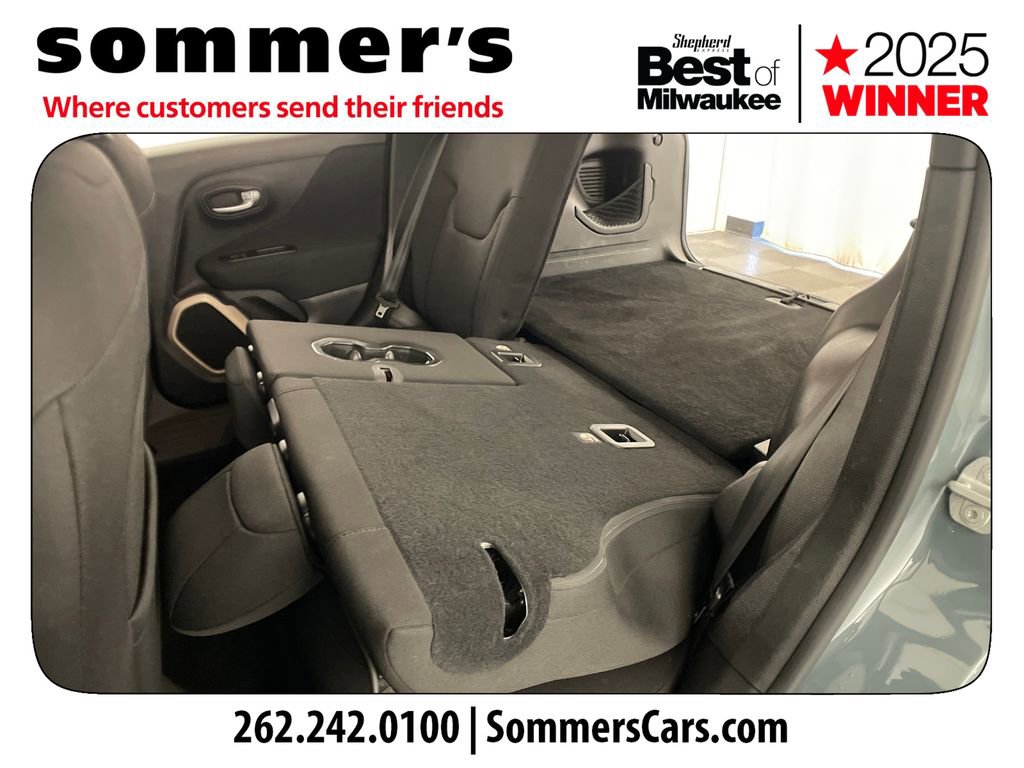 Used 2017 Jeep Renegade Latitude w/ Popular Equipment Group image 26