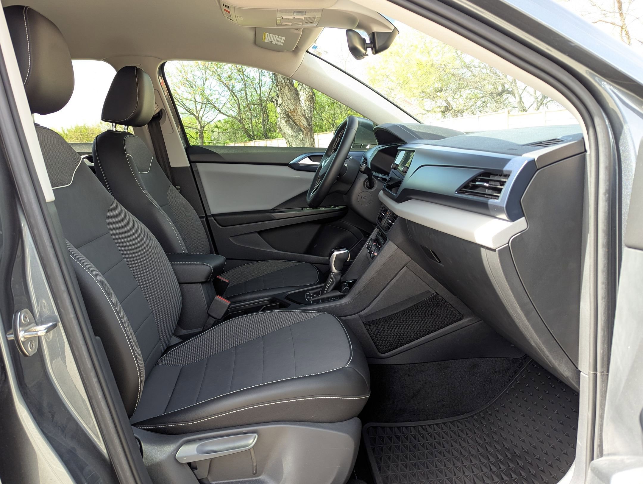 Used 2023 Volkswagen Taos SE image 27